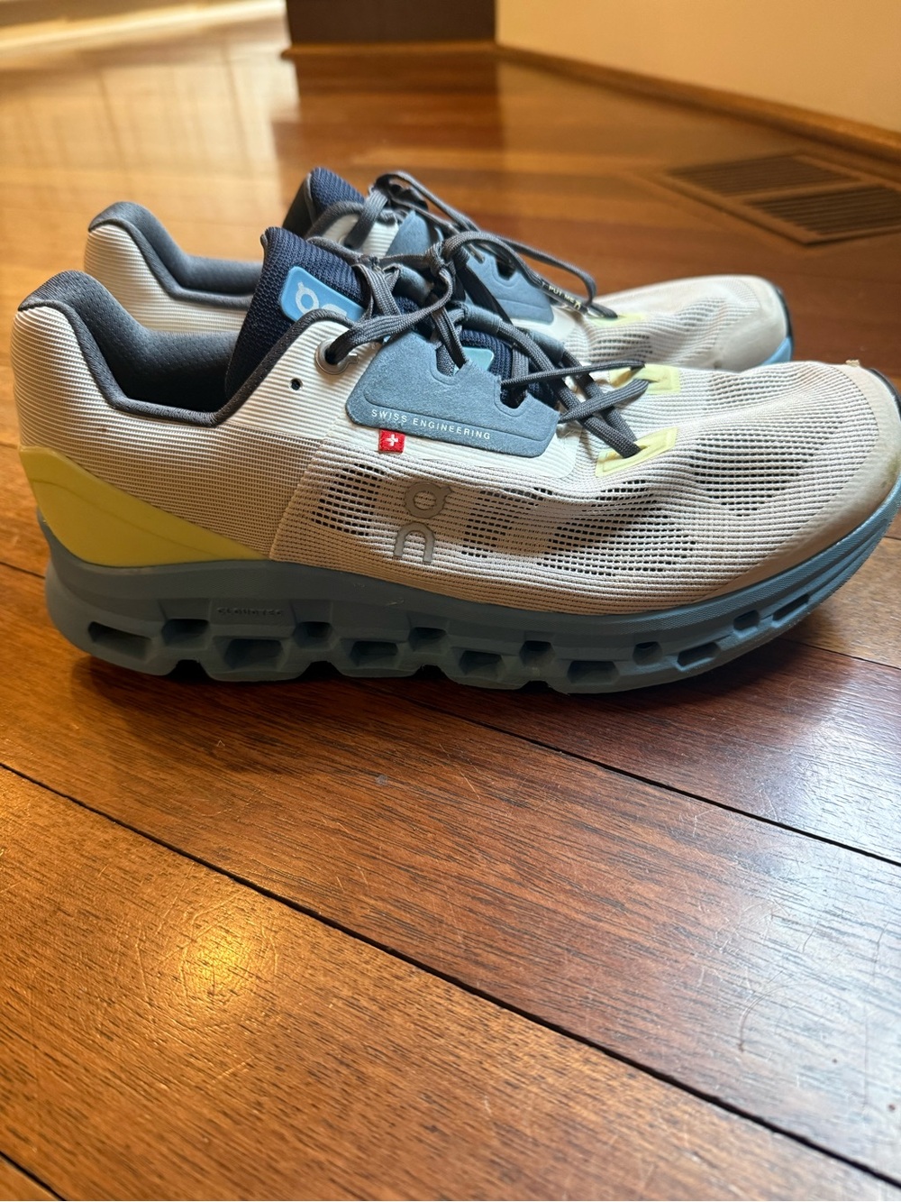MEN'S ON CLOUDSTRATUS in Frost Niagara Sz 10